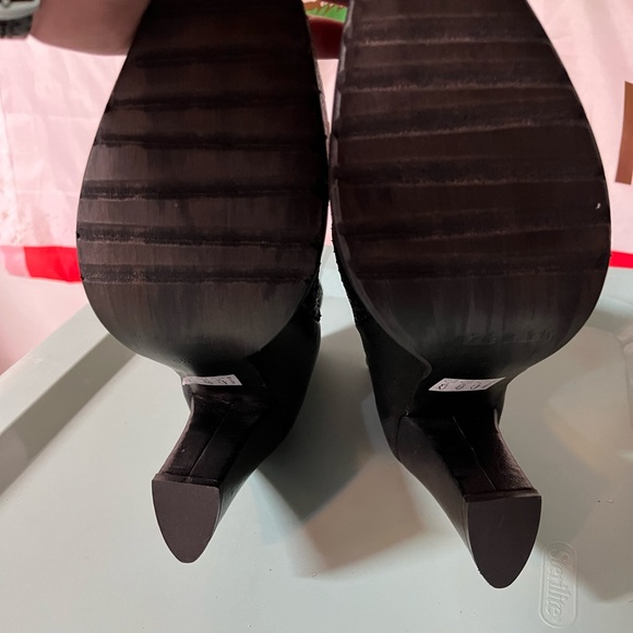 Like new Charles david snakeskin black booties - Picture 4 of 6